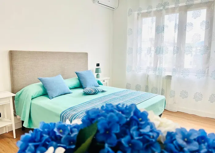 לינה וארוחת בוקר Azzurrissima Home-b&b Centro 4*